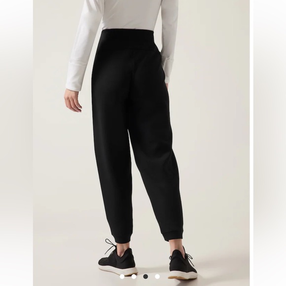 NWT Athleta Get Set Hybrid Joggers Small - Picture 2 of 4